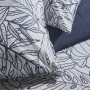 Parure de lit Mawira feuillage blanc et bleu 220x240 cm