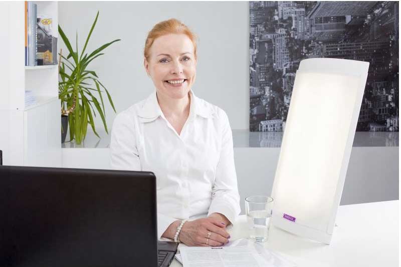 Les Nouvelles de l'Innovation  LA LAMPE DE LUMINOTHERAPIE : AU